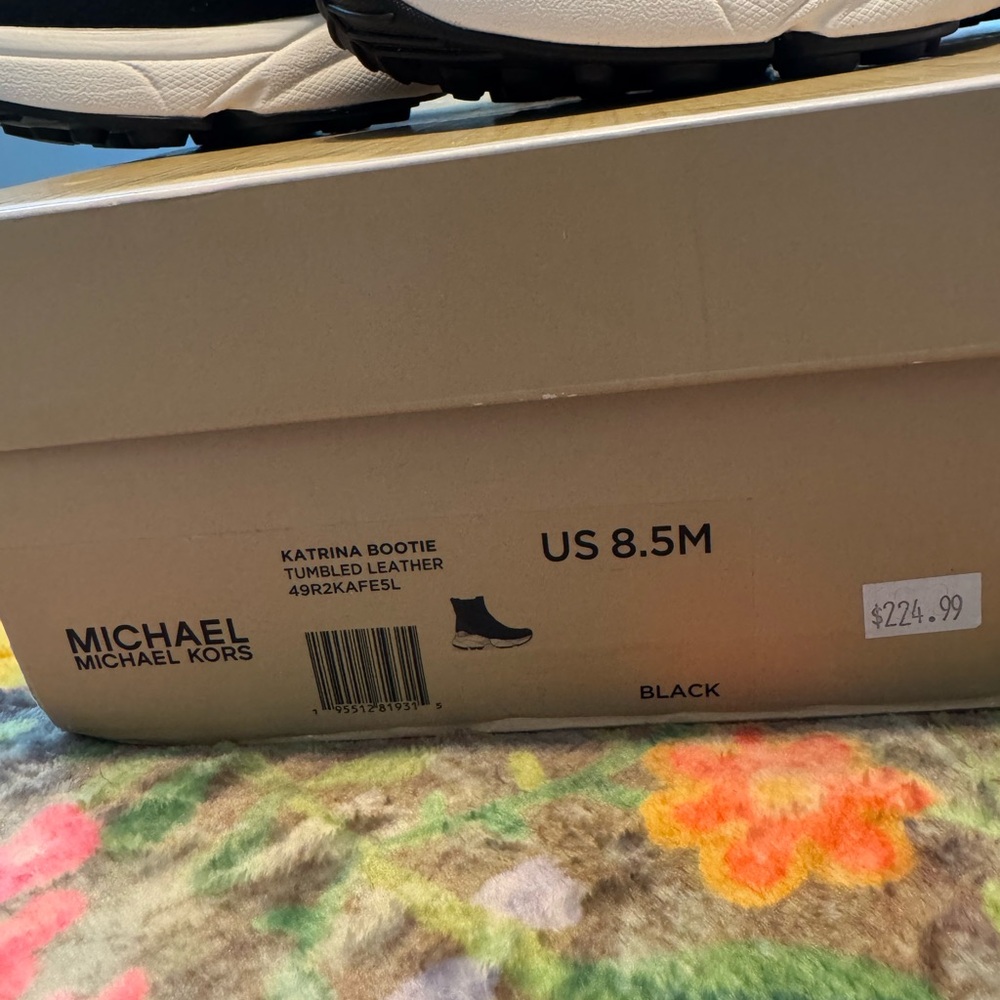 MICHAEL Michael Kors Katrina Bootie NWT - Picture 7 of 9